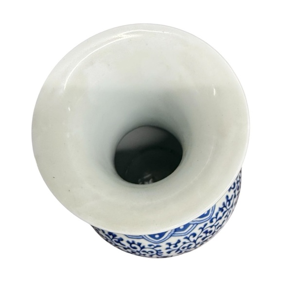 China Chinese Porcelain Vase w/ Blue & White Lotus Decoration Signed 20th C. - Picture 6 of 7